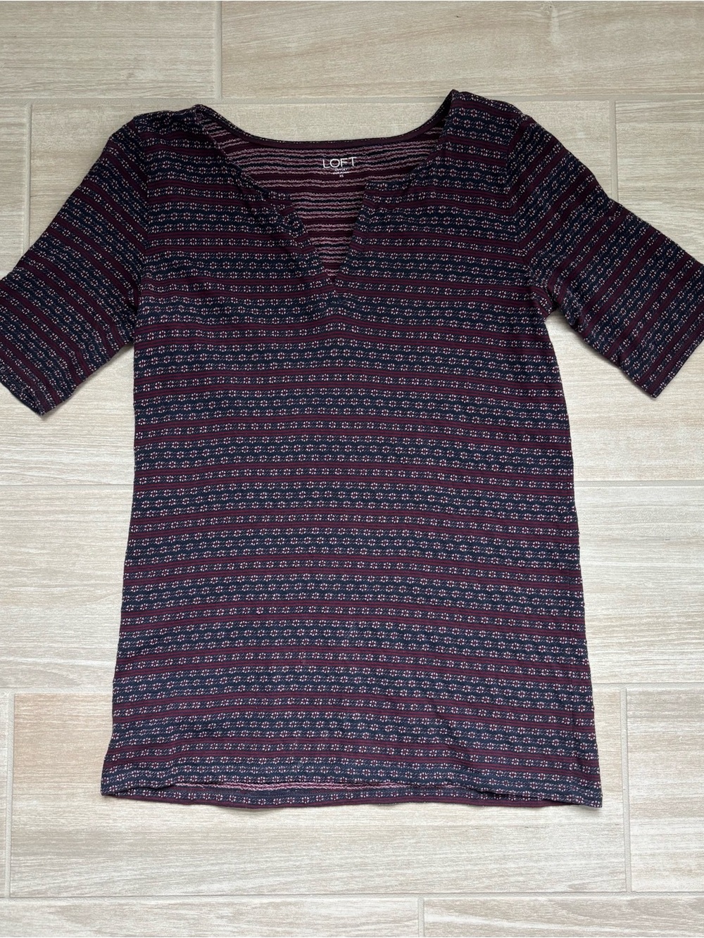 LOFT Outlet Size XS Women’s Patterned Short Sleeve Top - Burgundy/Navy